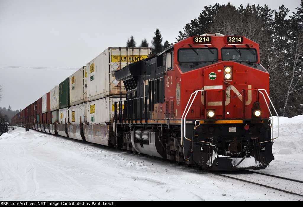 Intermodal cruises north on the ex-Missabe